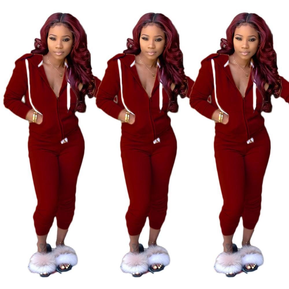 Conjunto Esportivo Feminino de - Monochrome Suit Set avaliação e preço